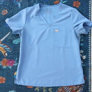 Figs Scrub Top In Ceil Blue